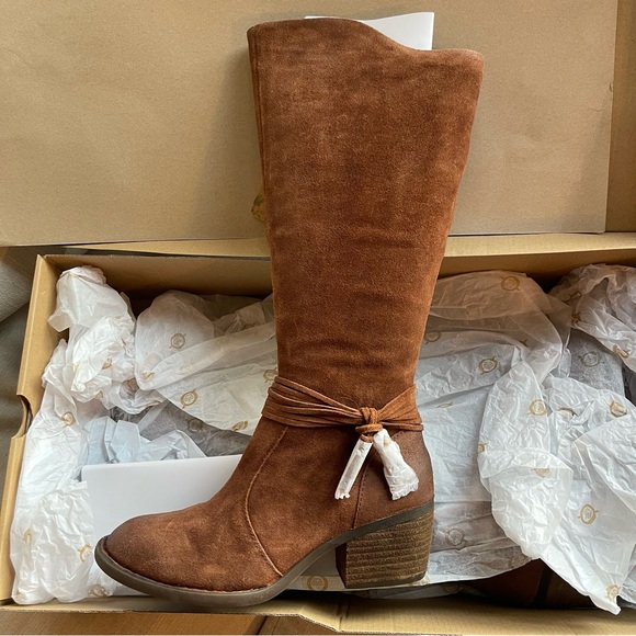 Born Quinn Leather Mid Calf Boots NIB - Picture 8 of 11